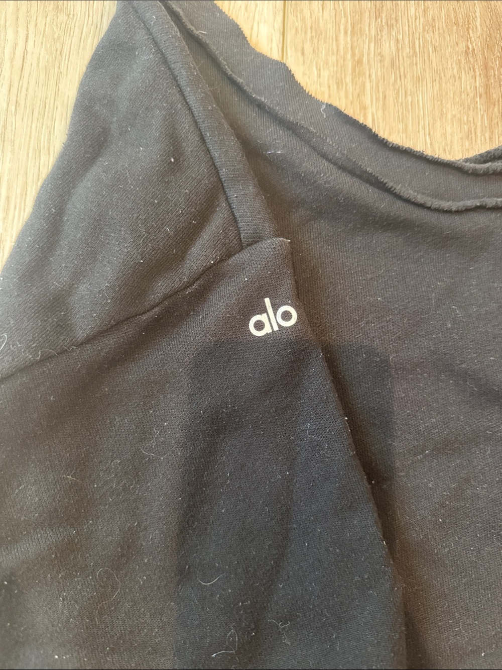ALO Yoga Black Cropped Long-Sleeve Top - Picture 2 of 2